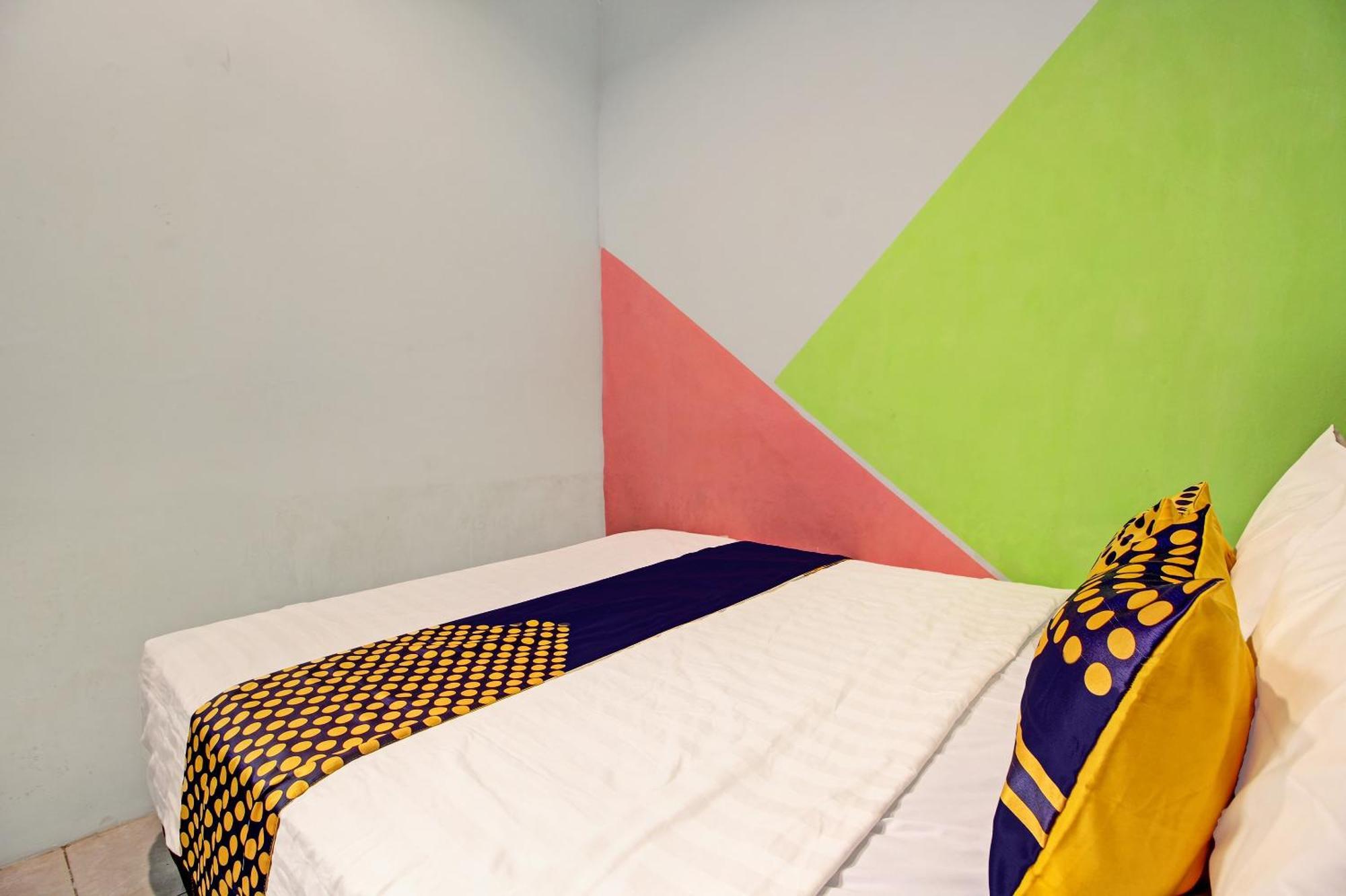 Spot On 92531 Pacar Hotel Pekalongan